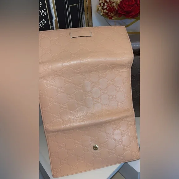 Gucci Pink Embossed Leather Trifold wallet - Picture 4 of 5